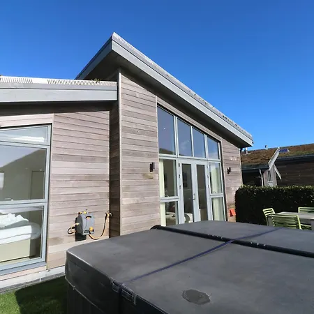 Una, 77 Holiday home